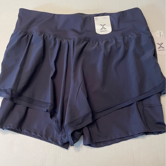 Xersion Mid Rise Short - Picture 2 of 4